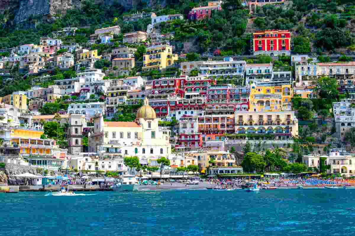 I migliori campi da tennis in vacanza da Positano a Ibiza