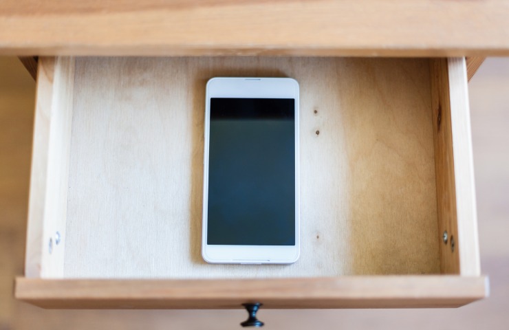 Diminuire o abolire l'utilizzo di smartphone.