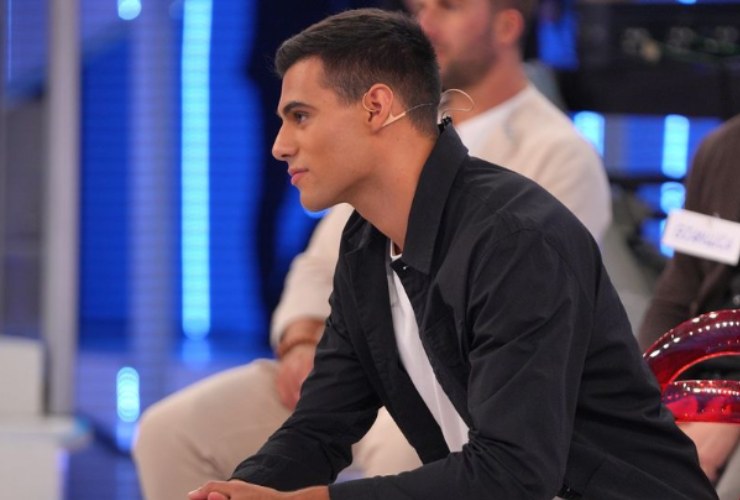 Corteggiatrice assente in studio: il tronista è deluso