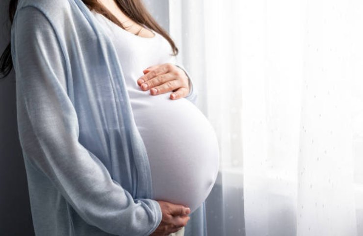 Scopre di essere incinta durante il cambio di sesso