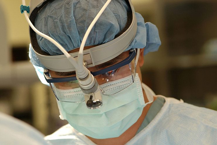 Un medico del National Cancer institute