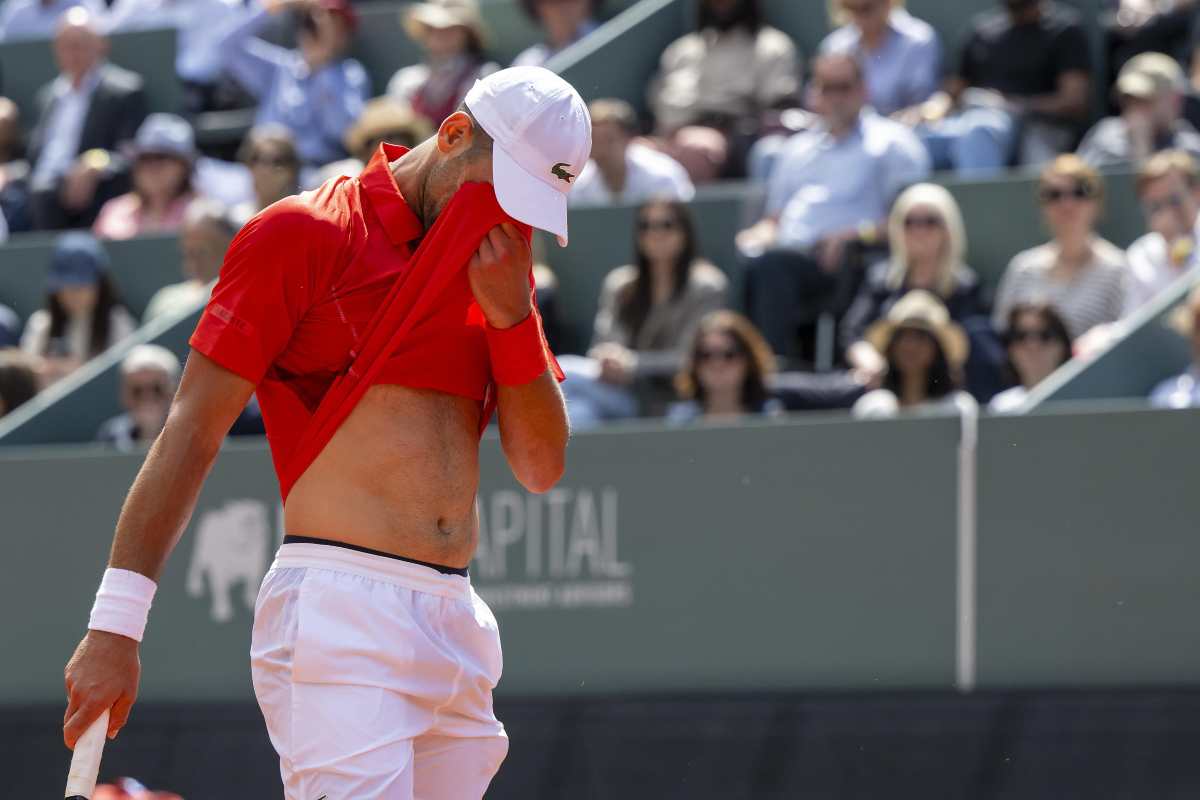 Djokovic, tifosi preoccupati per le immagini a bordo campo: la spiegazione