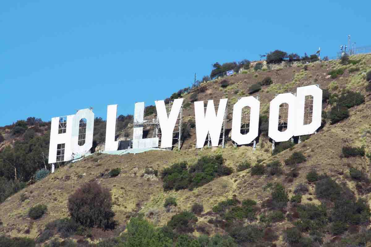 scioperi a Hollywood, il mondo del cinema protesta per salari bassi