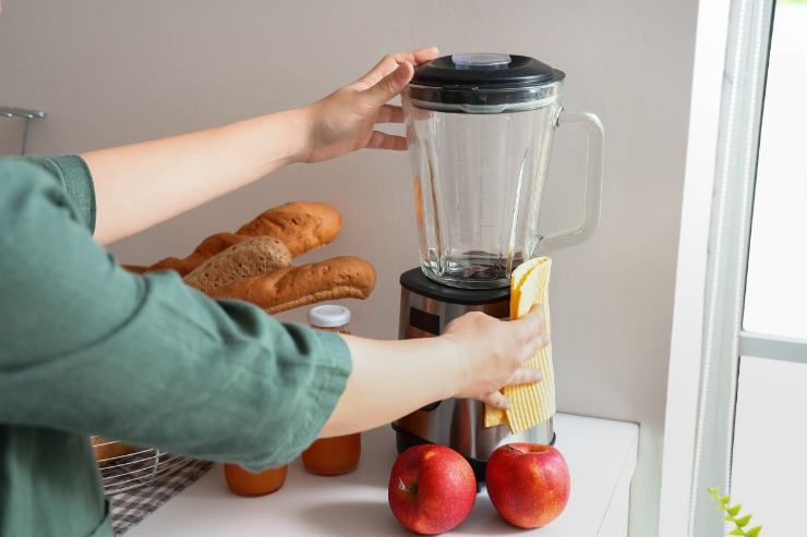 Frullatore come nuovo? Ecco l'ingrediente segreto