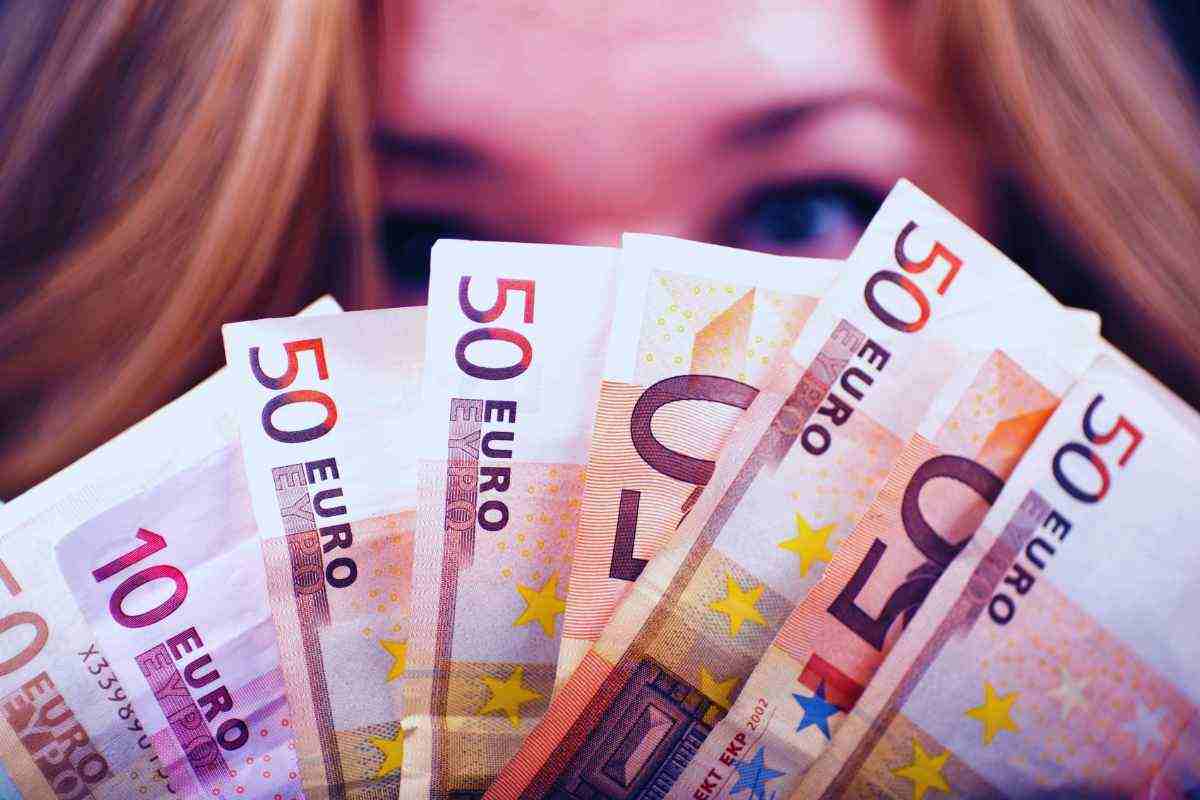 aumenti in busta paga 230 euro a chi spettano